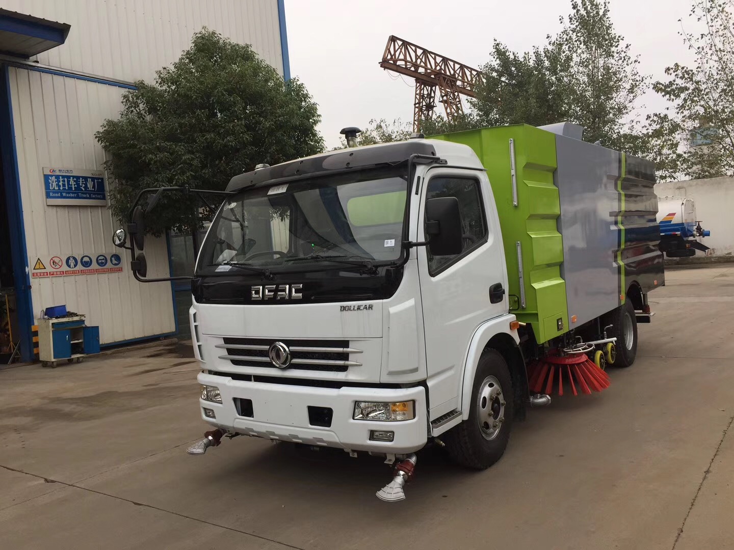東風(fēng)大多利卡洗掃車(chē)